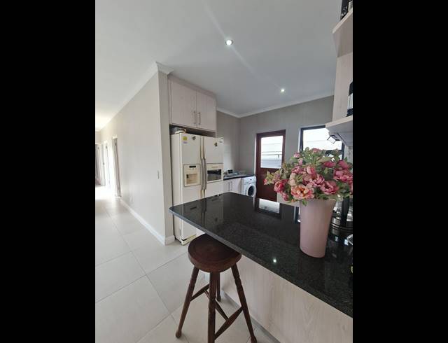 3 BEDROOM HOUSE SOLD IN PARKLANDS NORTH